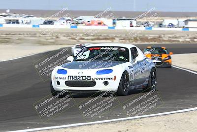 media/Jan-25-2025-CalClub SCCA (Sat) [[03c98a249e]]/Race 1/